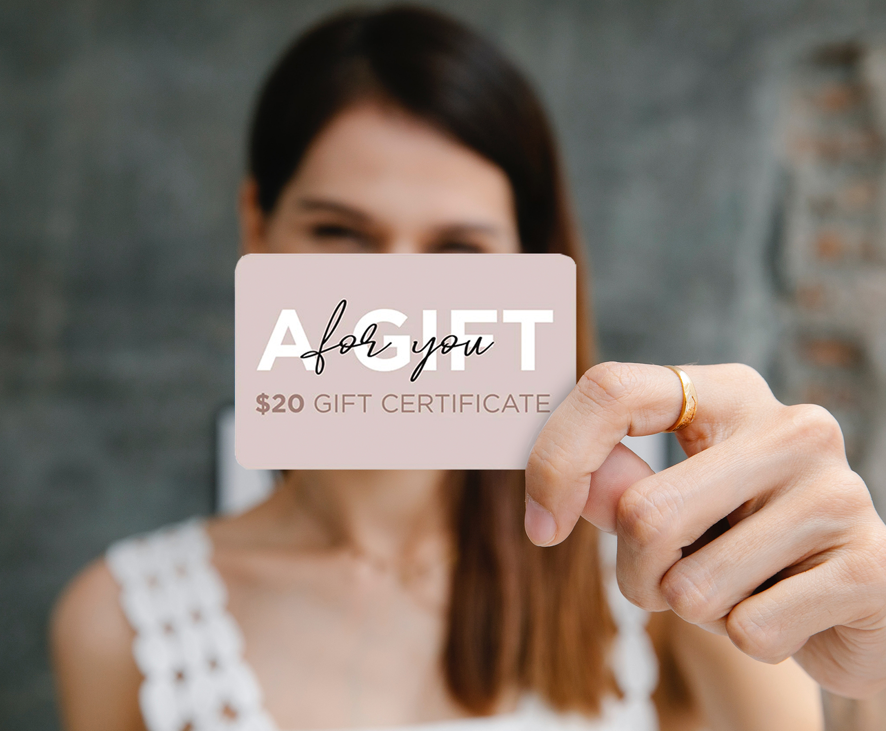 Marinettewi Usaaug12019  Gift Card Hand Stock Photo